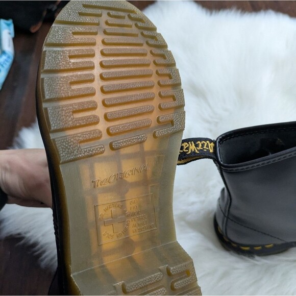 DR. MARTENS 1460 Shiny Smooth Black Leather Womens Boots size 6 - Picture 8 of 14